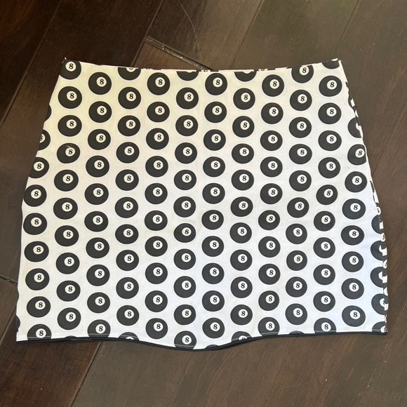 8 ball print skirt - Picture 4 of 4